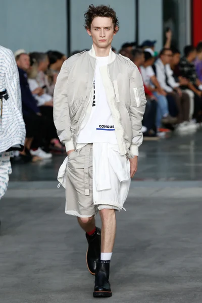Look 12